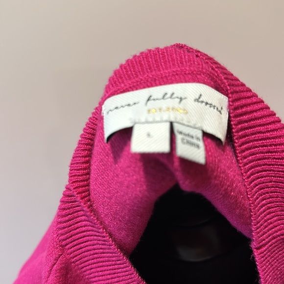 Never fully dressed HOT pink sweater - Picture 3 of 3